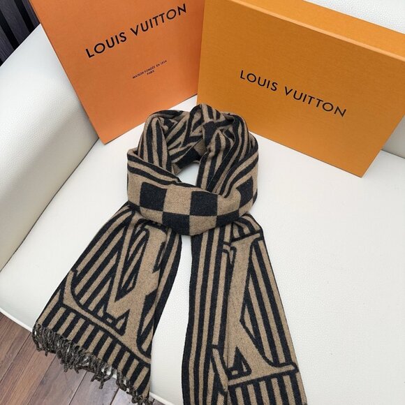 Louis Vuitton Scarf - Picture 1 of 4